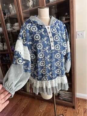 Designer Pol Pieced Floral Chambray Shacket (Poet's Path Pullover Top) Size L